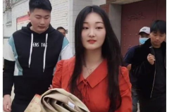 小朱小姐姐,青春活力，魅力四射的时尚达人
