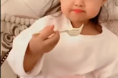 漂亮宝宝小姐姐,萌态可掬的可爱天使