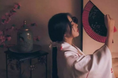 小姐姐能抱着哥哥吗图片,小姐姐与哥哥的甜蜜拥抱