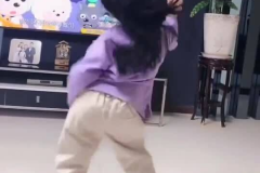 小姐姐跳baby,动感魅力瞬间引爆全场