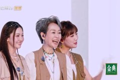 被李艺彤近距离美貌暴击了《乘风2025》叶童组失败3点原因2位姐姐淘汰背后致命短板曝光